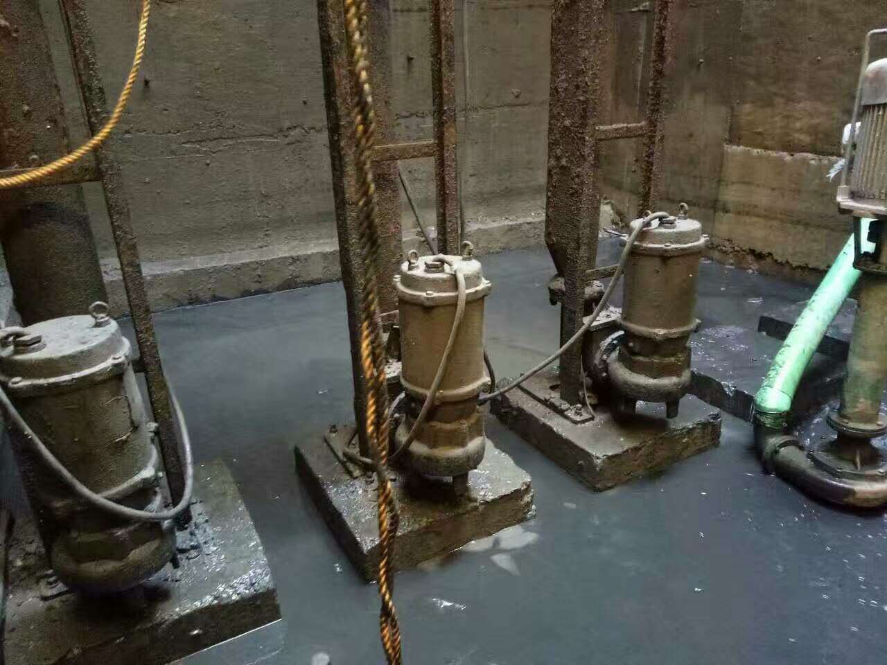 五原污水池清理